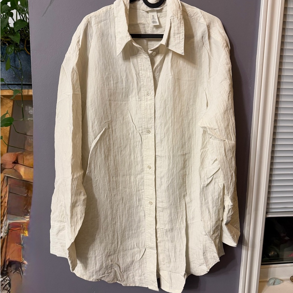 H&M Cream Crinkle Button-Down Shirt - Size L